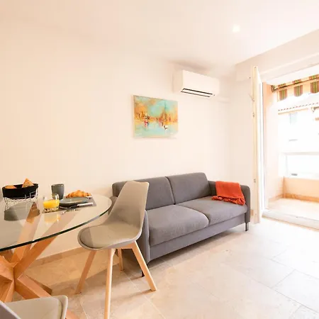 Real Regina Garage Prive Centre Et * Sainte-Maxime