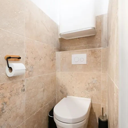 Real Regina Garage Prive Centre Et Apartment Sainte-Maxime