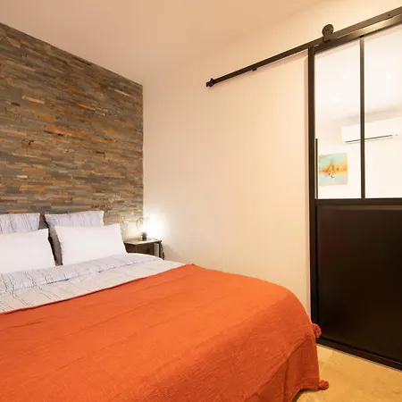 Real Regina Garage Prive Centre Et 아파트