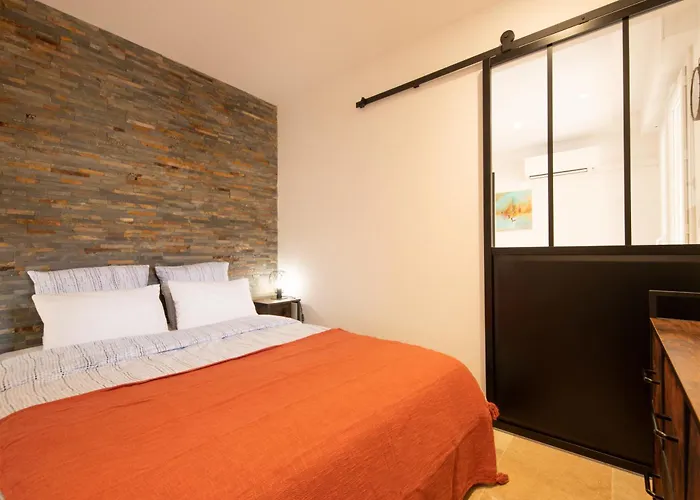 Real Regina Garage Prive Centre Et Apartman