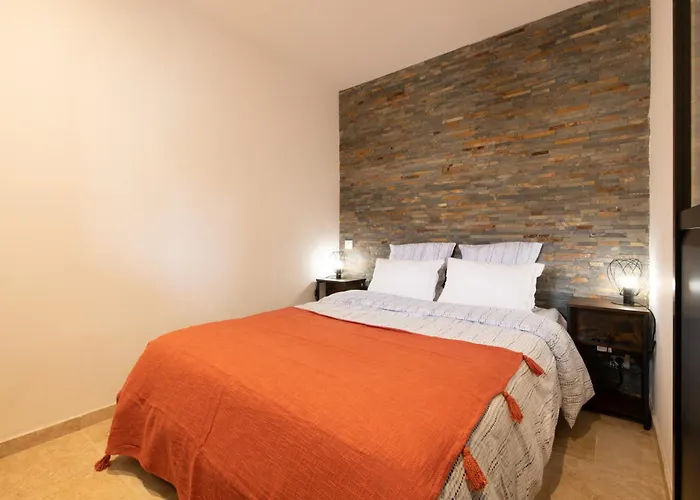 Real Regina Garage Prive Centre Et *